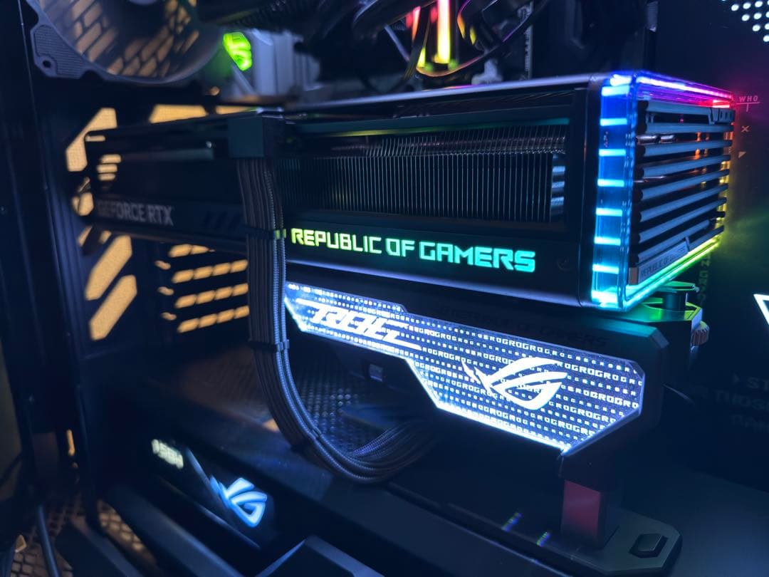 グラフィックボード・グラボ・ビデオカード ASUS ROG STRIX RTX 4080 SUPER 16GB