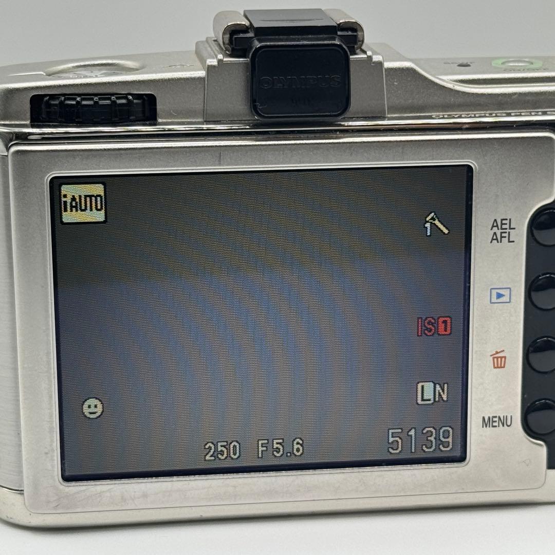 オリンパス E-P2 17mm 1:2.8 パンケーキレンズ付