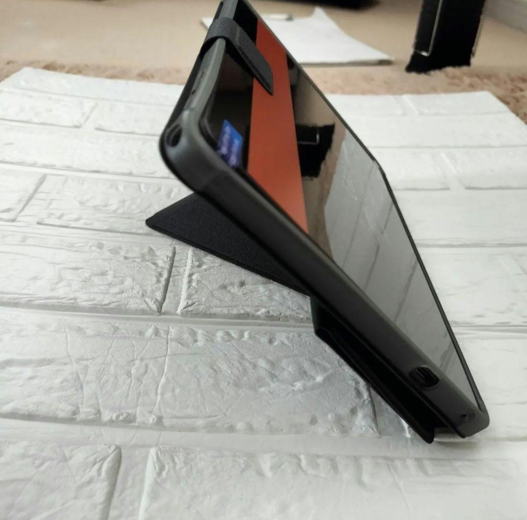 タブレット　Android 15 10インチ　ケース付き