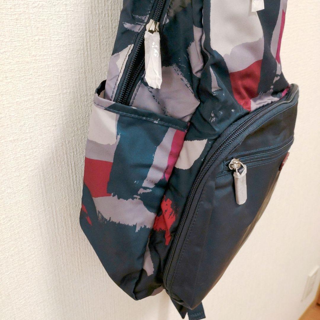 ゴ*君様 TUMI コンパクトリュック マルチカラー　ネイビー　収納　持ち運び