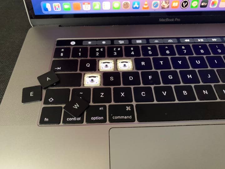 MacBookPro 15インチTouch Bar搭載2016モデルイギリス版