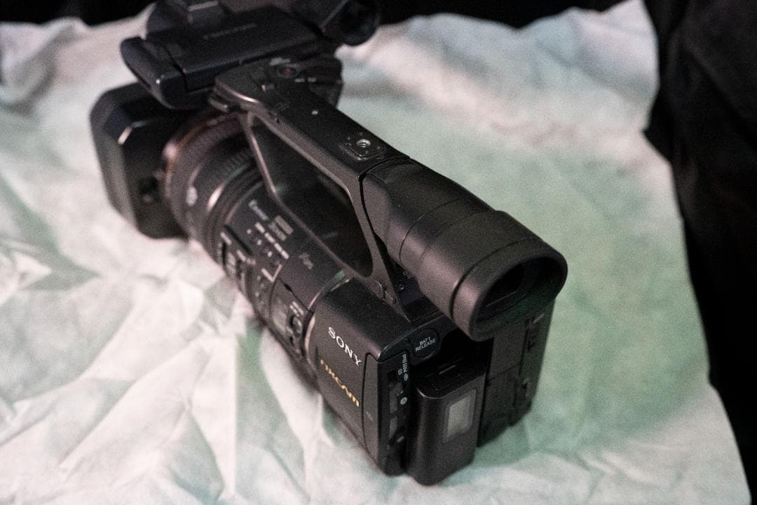 SONY HXR-NX5JNXCAMカムコーダー広角・20倍ズームで高画質を実現