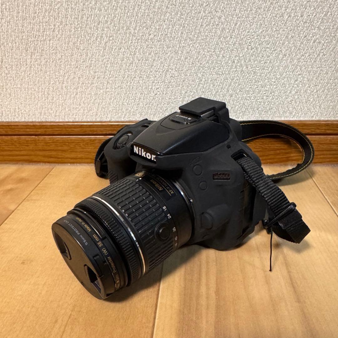 Nikon D5600 ダブルズームキット 一眼レフ