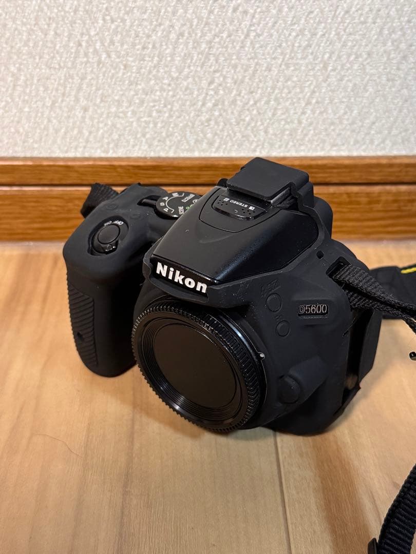Nikon D5600 ダブルズームキット 一眼レフ