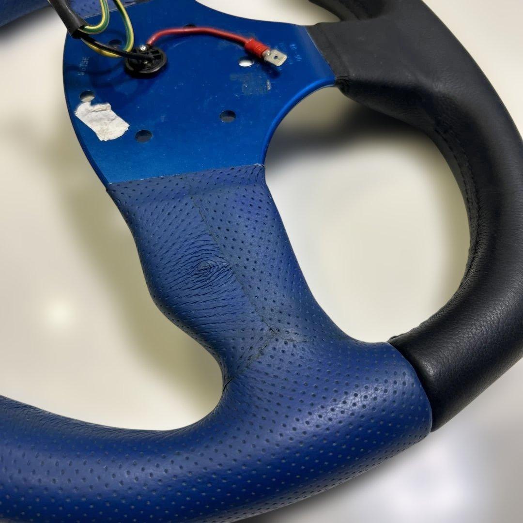 momo COMMANDO ステアリング