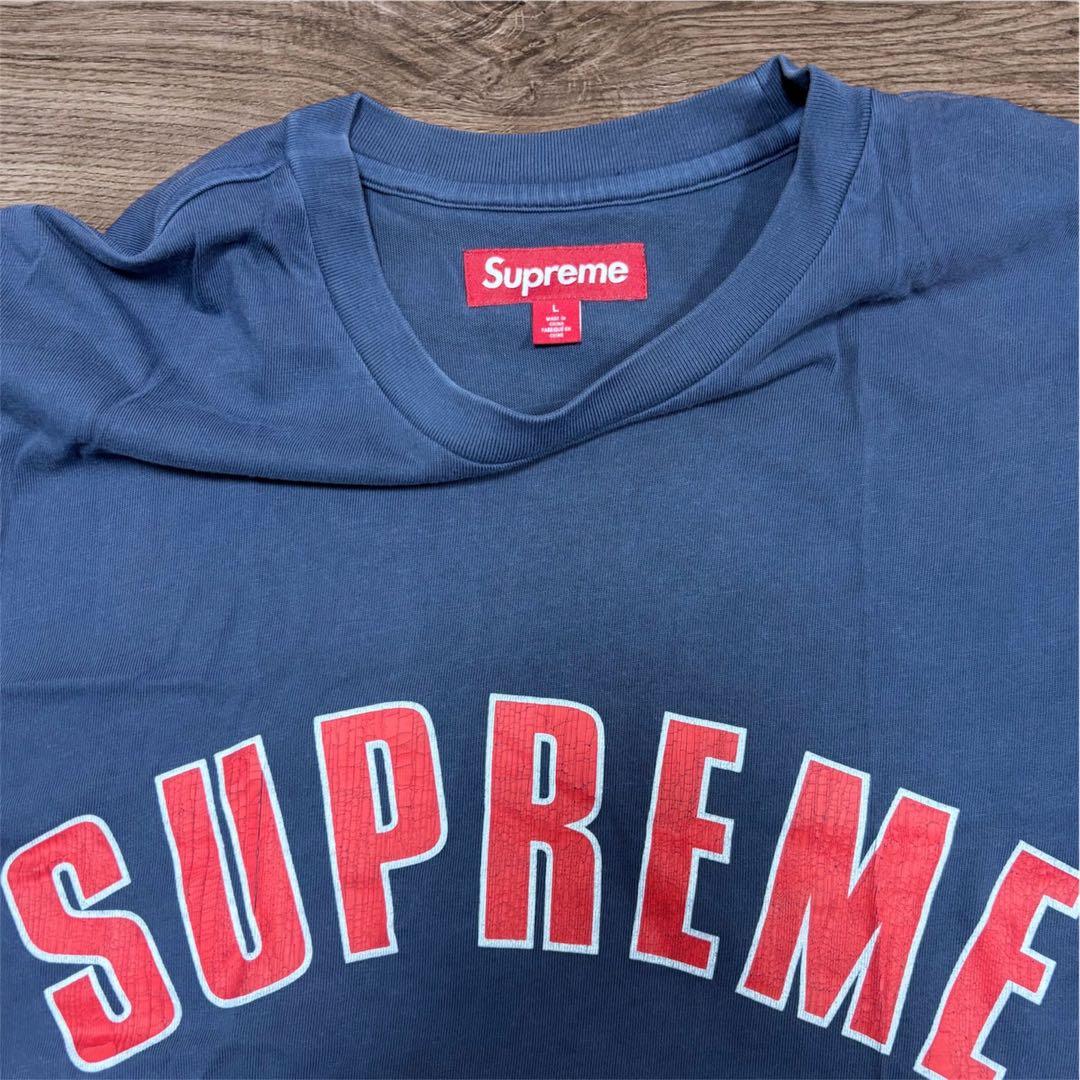 supremeシュプリームアーチロゴＴシャツ