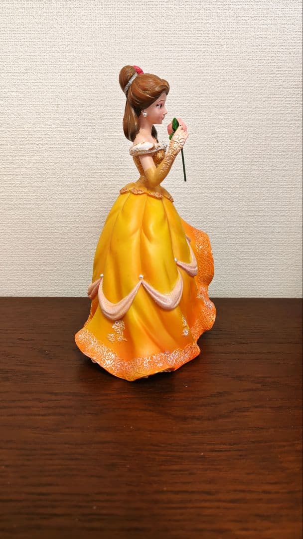 美女と野獣ベル　フィギュア　ショーケースコレクション