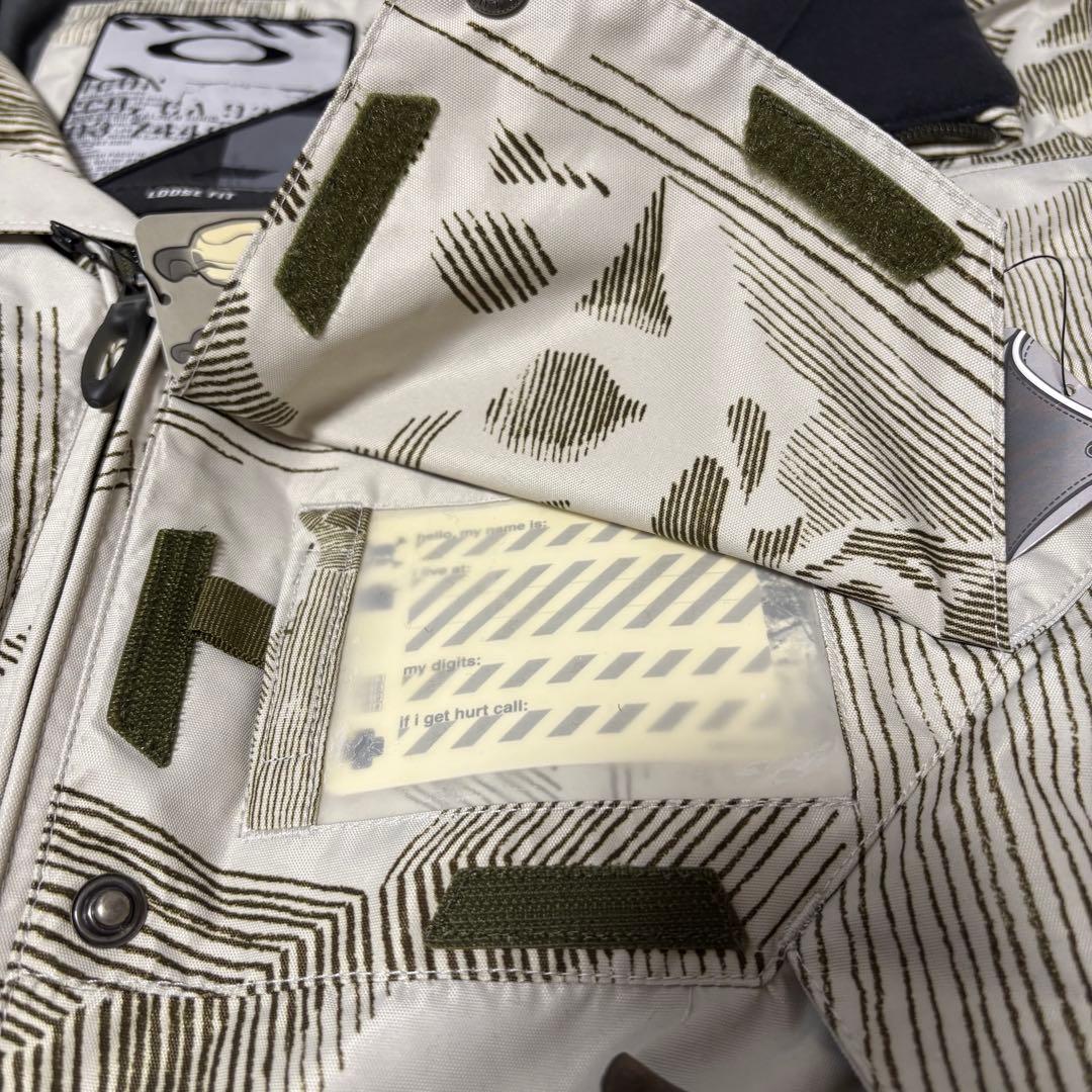 新品未使用　OAKLEY オークリー　スカル柄　スノーウェア　ジャケット