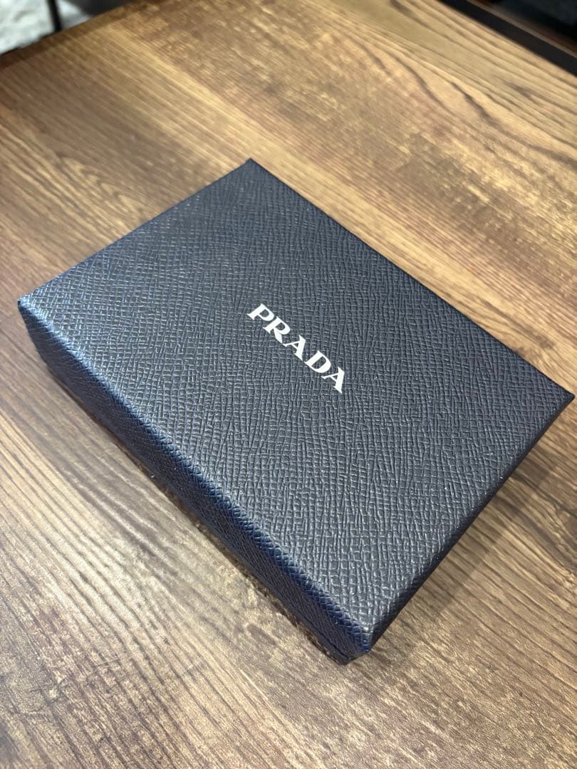 【新品】【今だけ最安値✨】PRADA ラウンドファスナー ケース