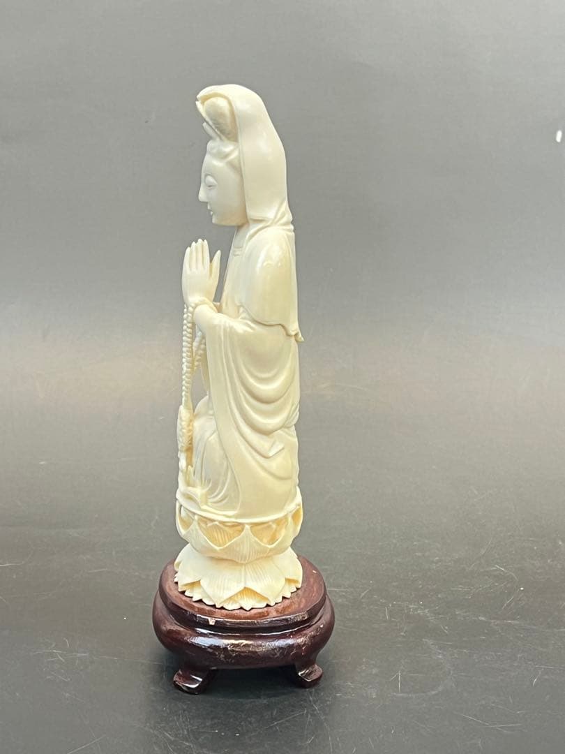 極上観音像　置物　高さ約18㎝/250g 送料込み￼