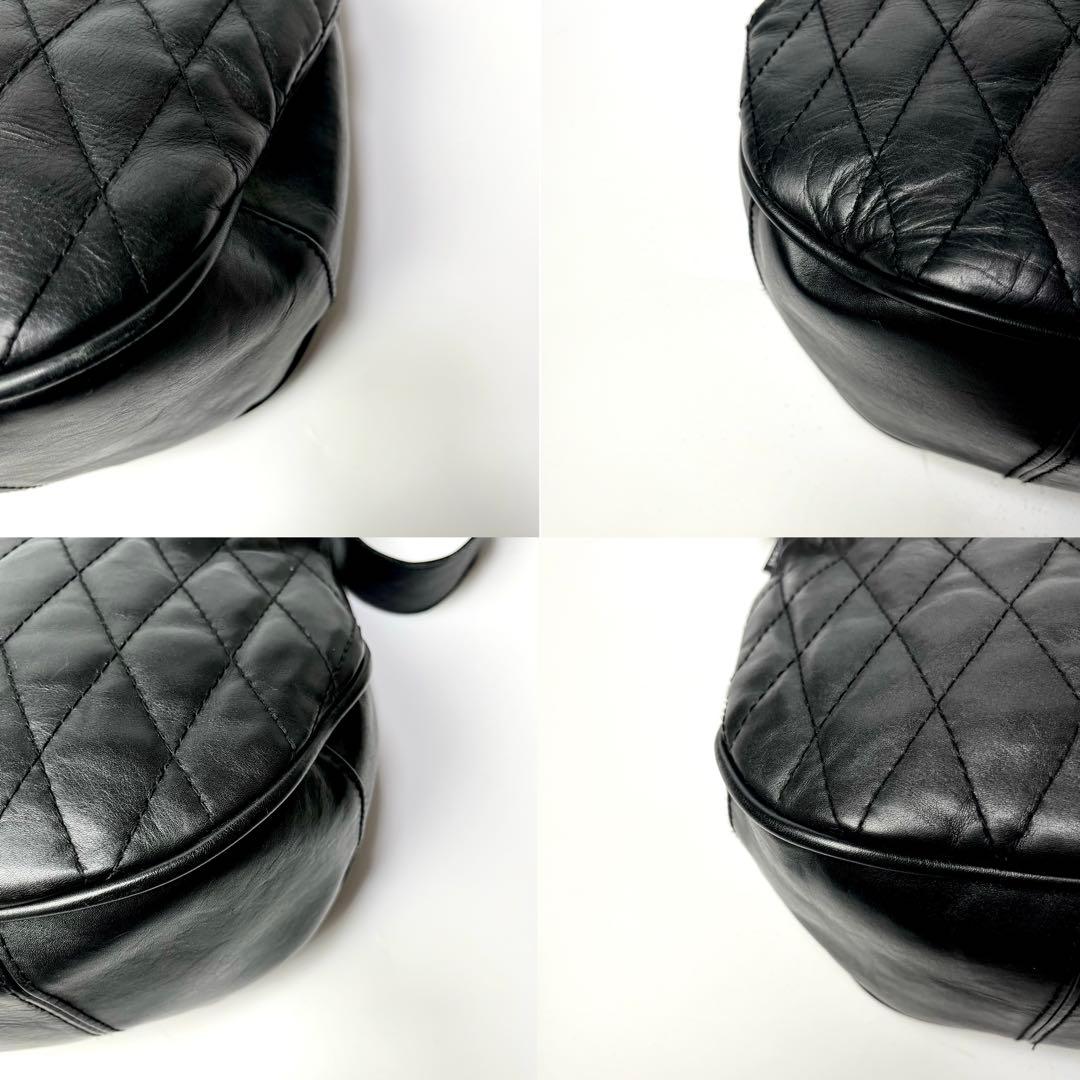 極美品✨ショット ショルダーバッグ パテッドバナナバッグ キルティング ブラック