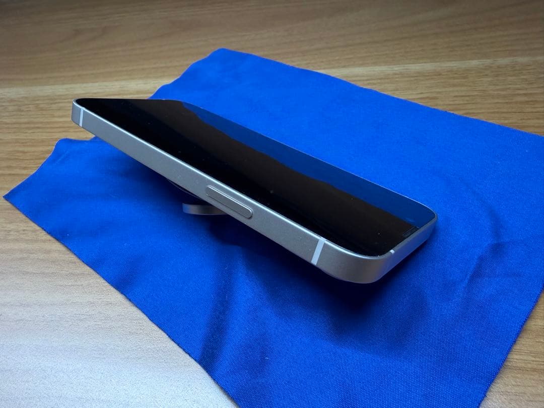 iPhone 13 mini 512GB 純正レザーケース付属