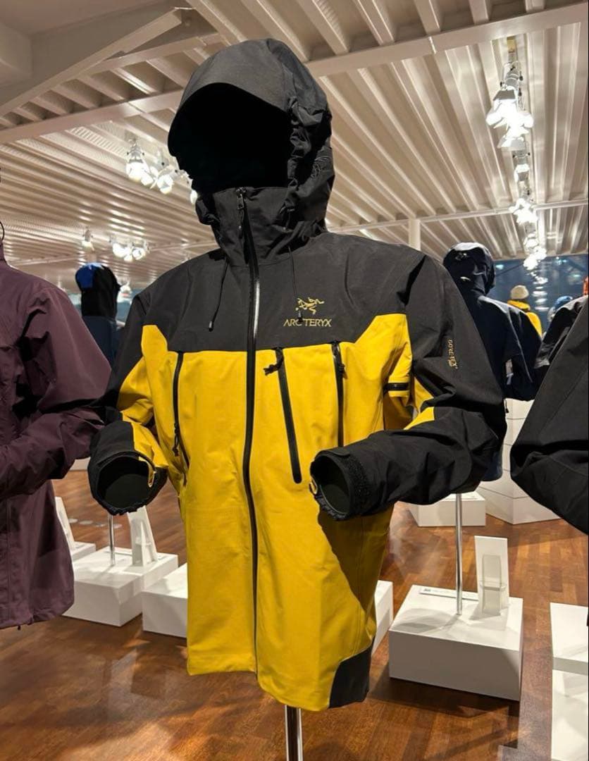 スペシャル新品 drake着Arc’teryx BEAMS Theta AR S