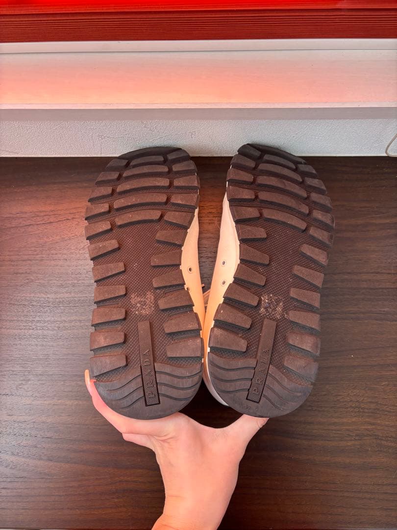 PRADA ホワイト スニーカー