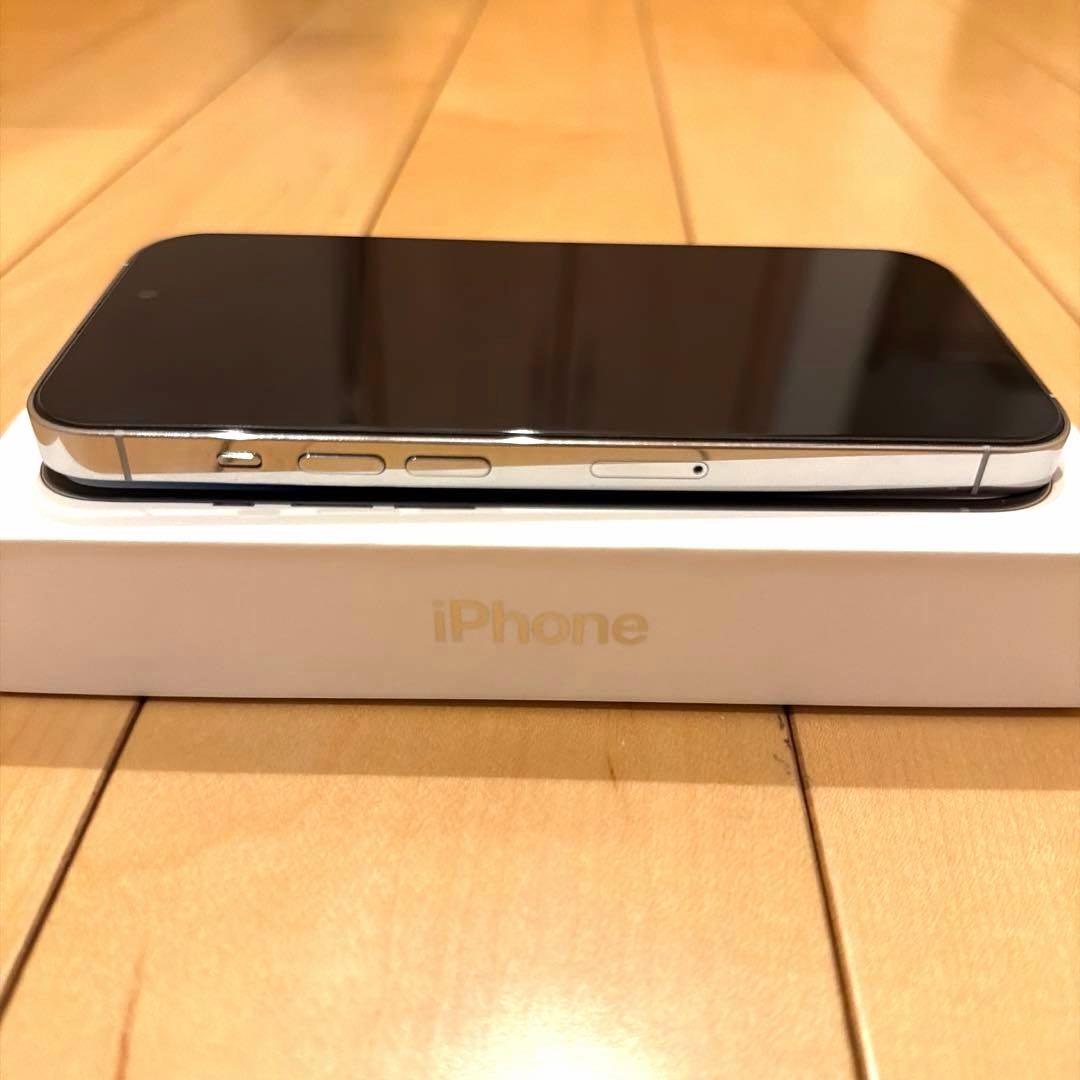 ゆ*あ様 iPhone14Pro 128GB シルバー