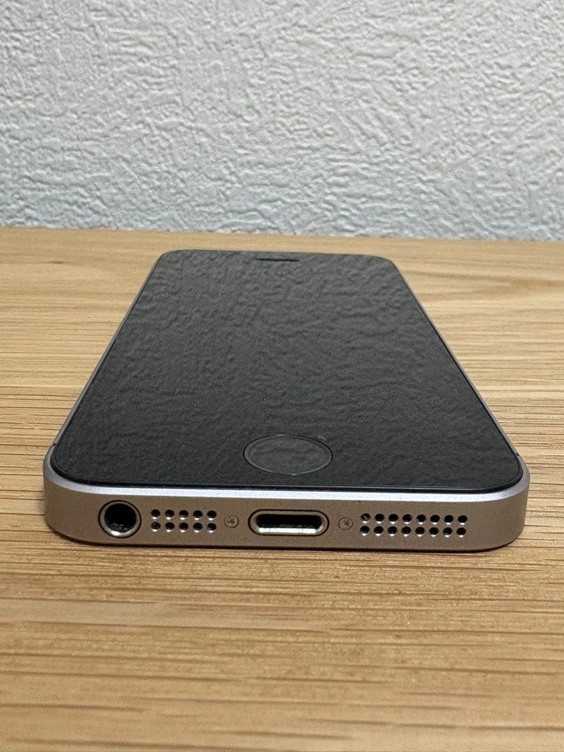 iPhone SE 第一世代