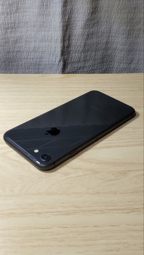 ♫ 良品 Apple iPhone 8 スペースグレー SIMフリー