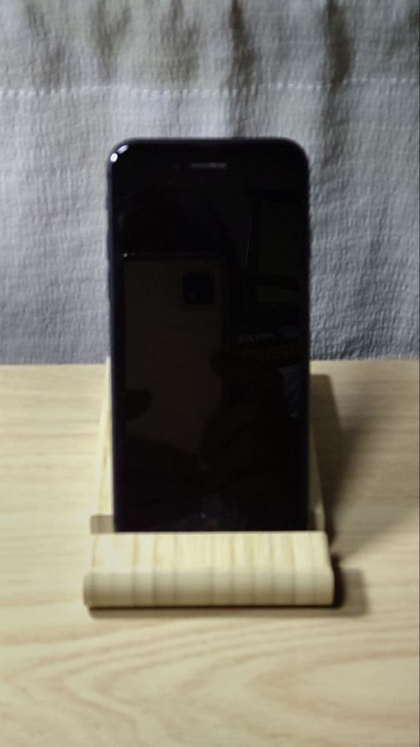 ♫ 良品 Apple iPhone 8 スペースグレー SIMフリー