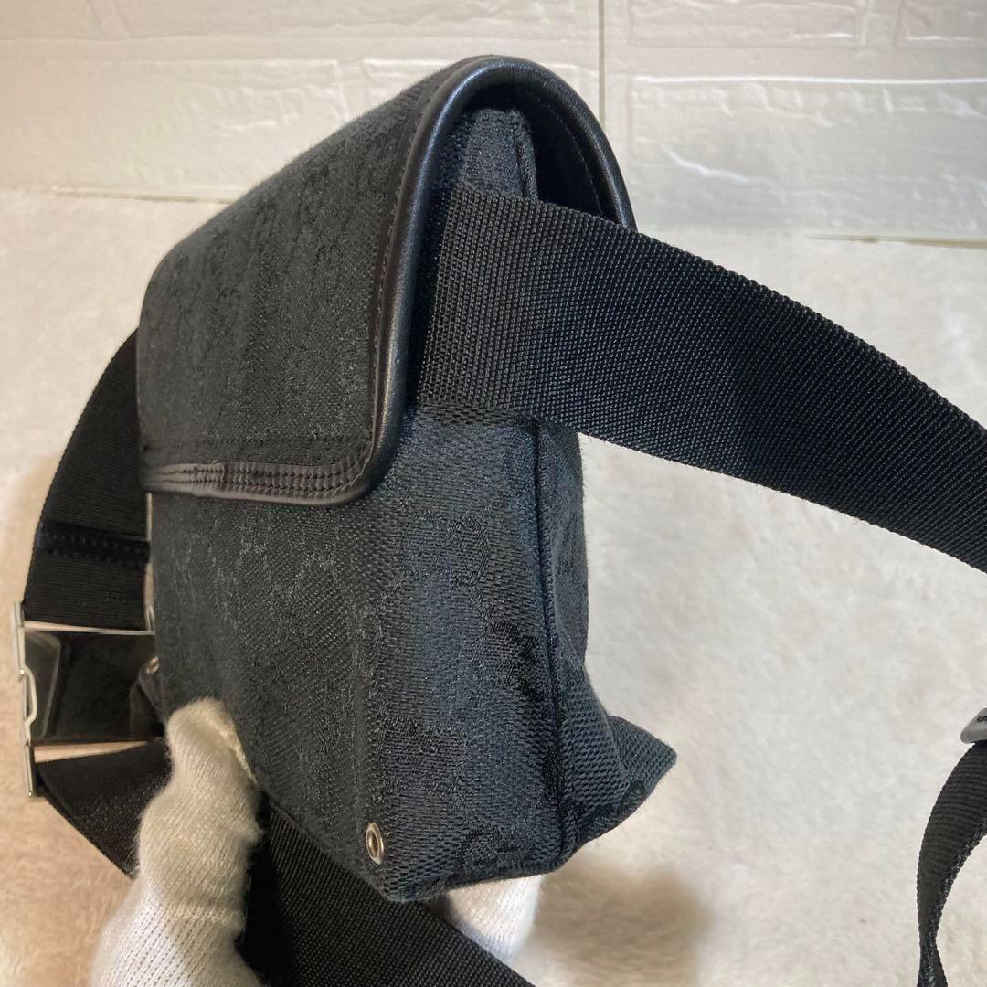 ！新品同然！　GUCCI グッチ　ボディーバッグ　ブラック　キャンバス
