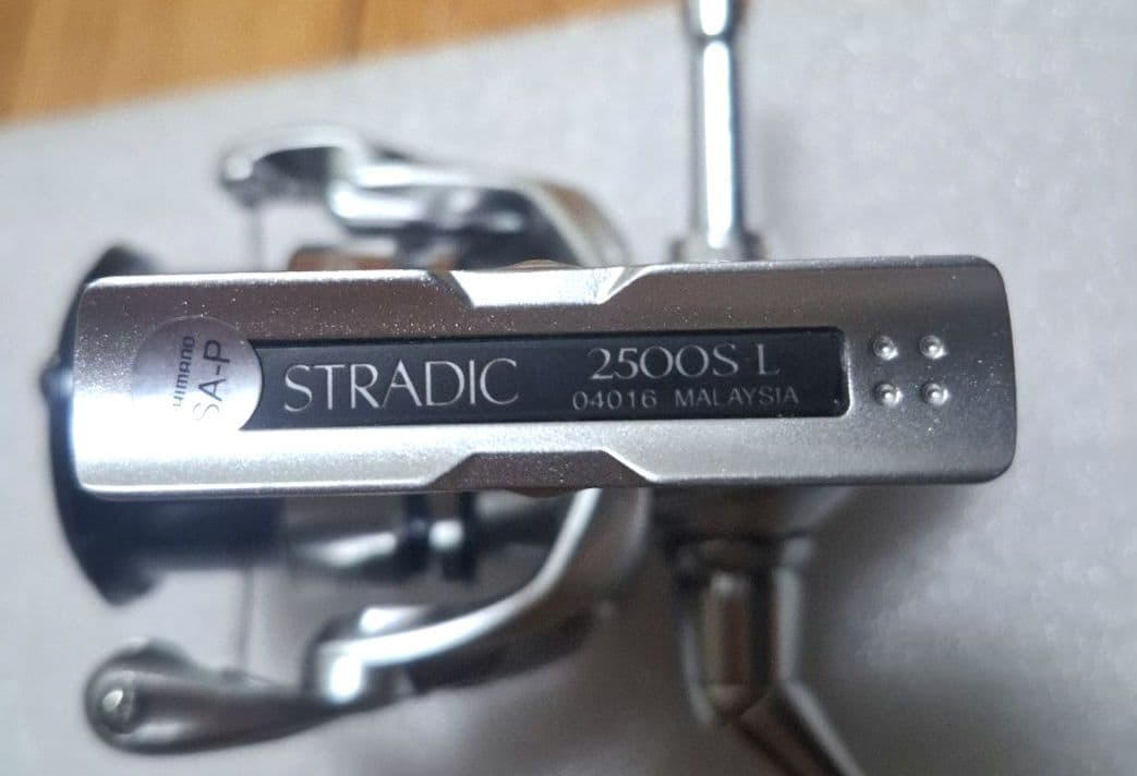 SHIMANOシマノSTRADICストラディック 2500S スピニングリール