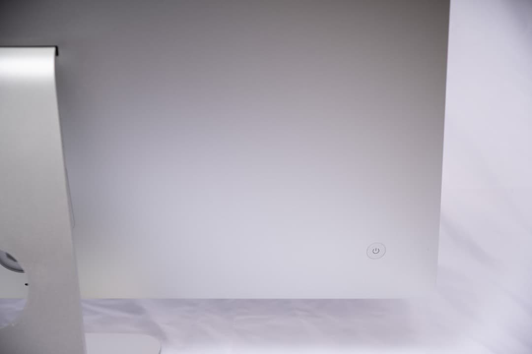 Macデスクトップ iMac27(2017) Core i7 SSD512 Radeon580