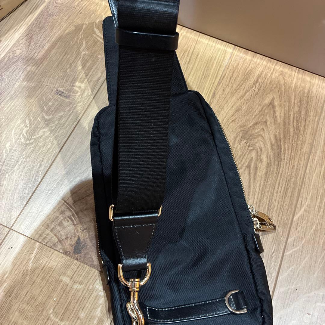 【美品】ポールスミス マルチストライプ ボディバッグ ブラック ロゴ