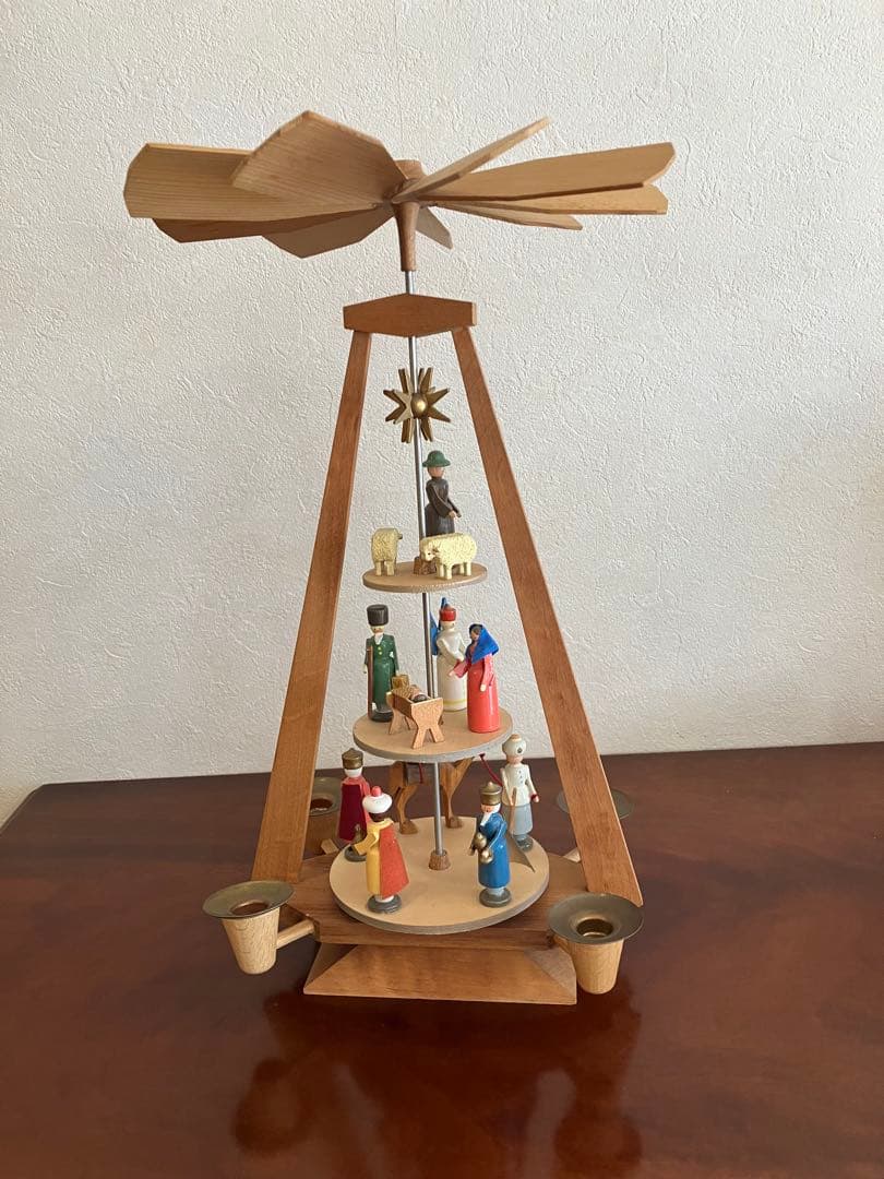 木製クリスマスピラミッド フィギュア付き