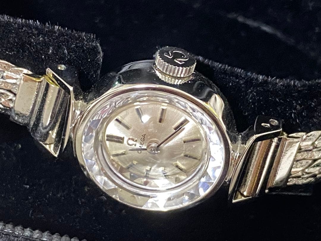 オメガ　手巻き　腕時計　カットガラス　レディース　本物　1967年製
