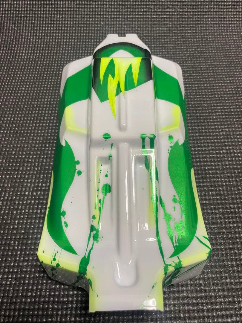 Jコンセプト製B84 S15用塗装済ボディ