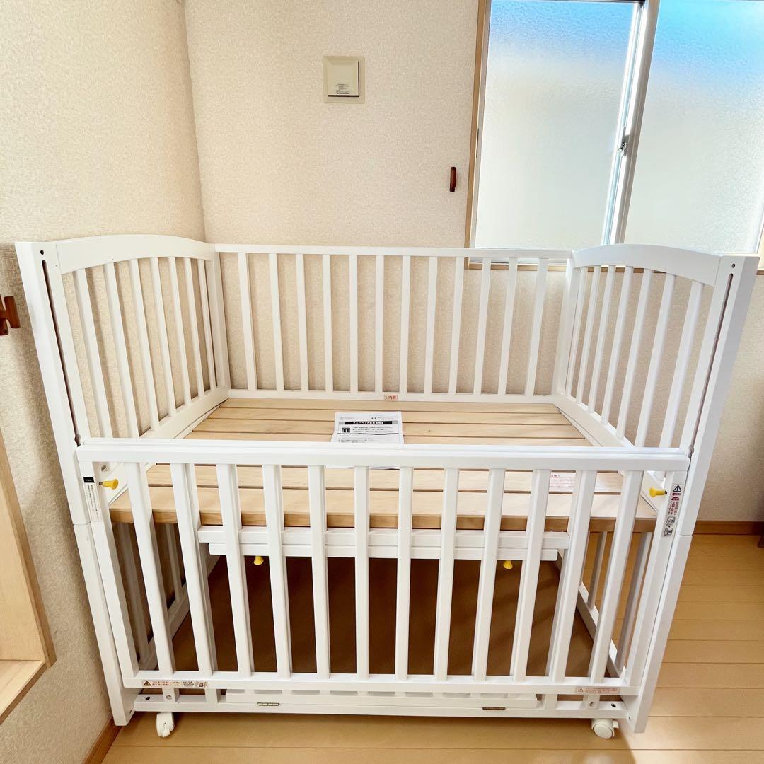 大和屋　ベビーベッド　エルユープレイペンベビーベッド⭐︎ サボテン！