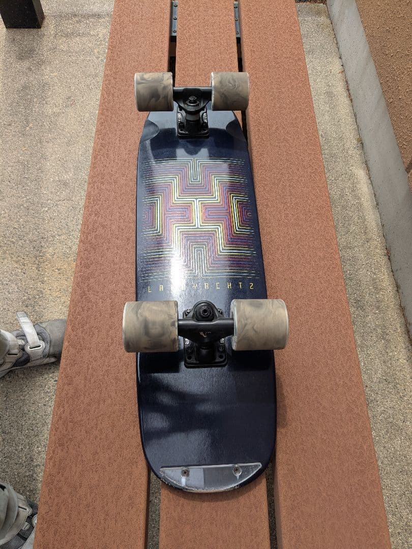 4月限定価格！ランドヤッツ　Landyachtz Dinghy