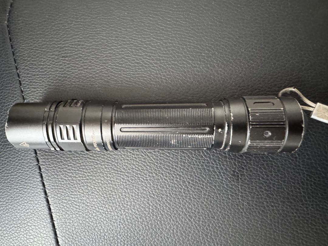 FENIX ハンドライト