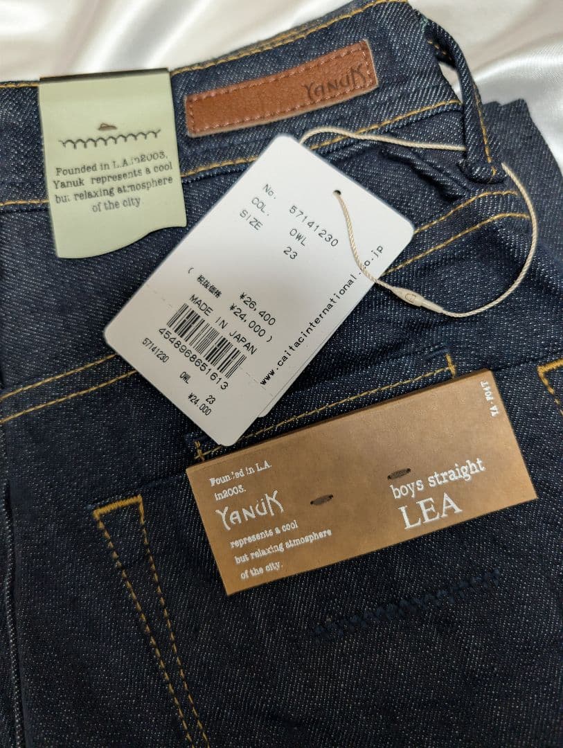 新品未使用　YANUK ボーイズストレート\"LEA\" / OWI