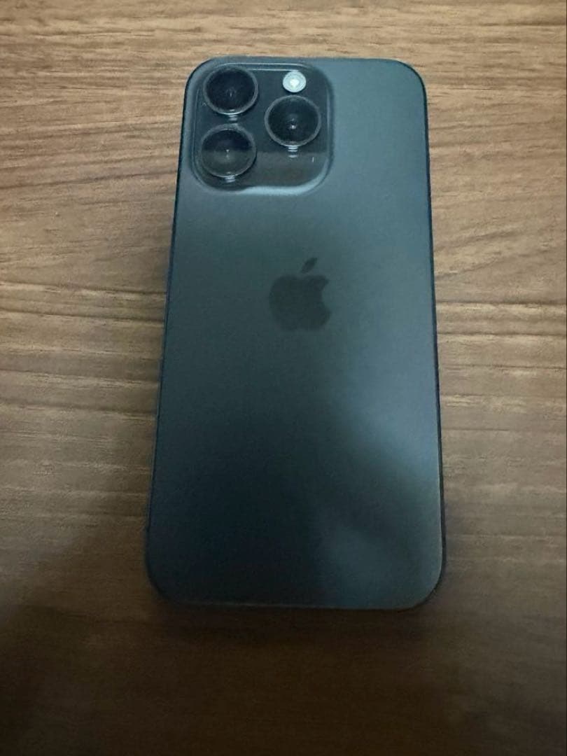 Apple iPhone 15 Pro 256GB ブラックチタニウム