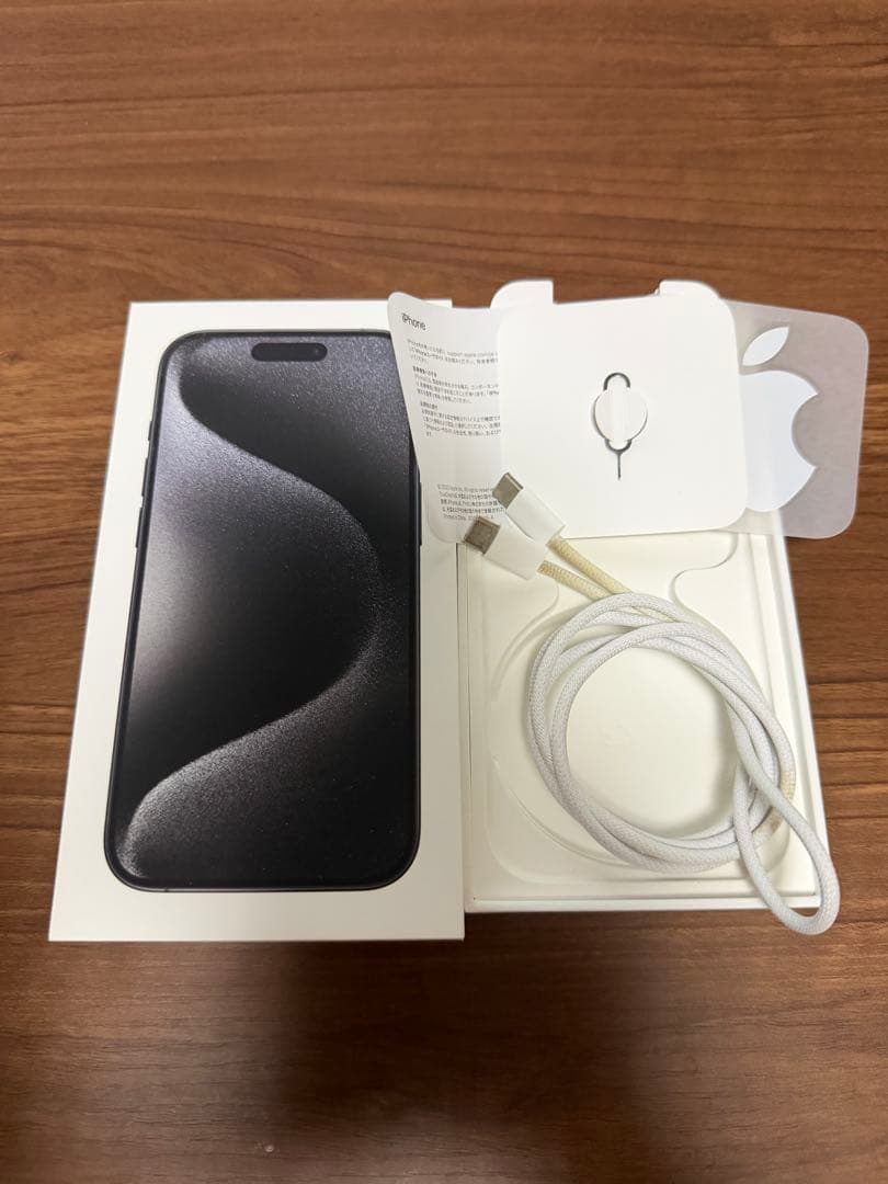 Apple iPhone 15 Pro 256GB ブラックチタニウム