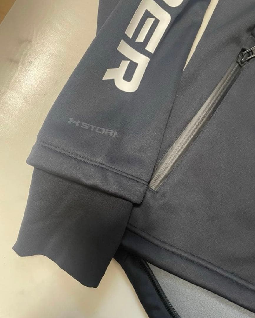 ★新品★アンダーアーマー　ウィンドジャケット　セットアップ上下　ウィンターニット