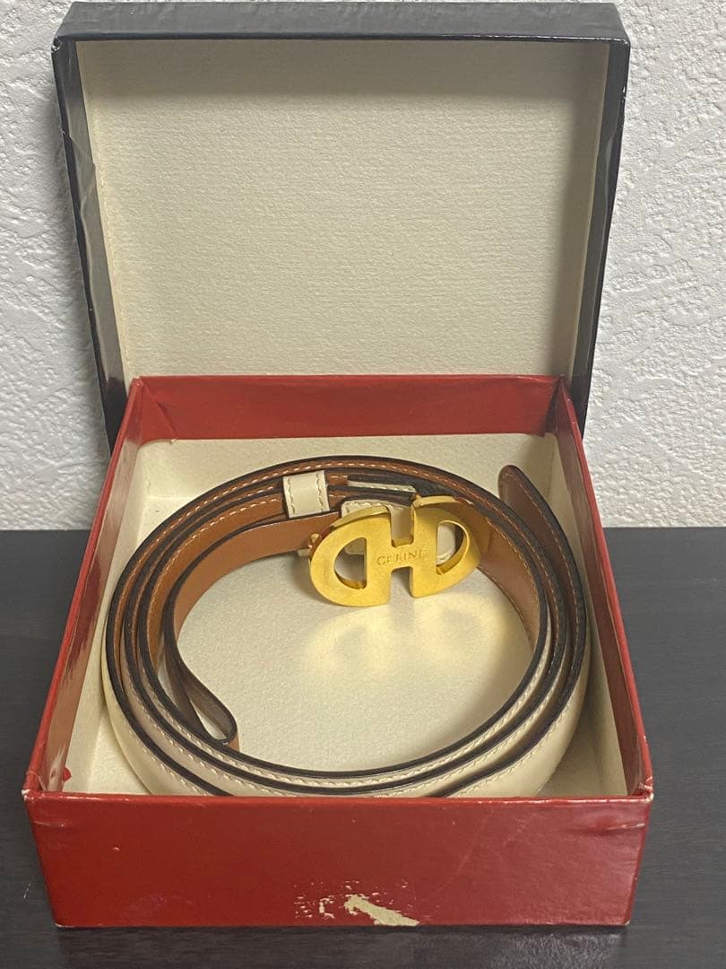 まぁ　美品　CELINE ホワイトレザーベルト