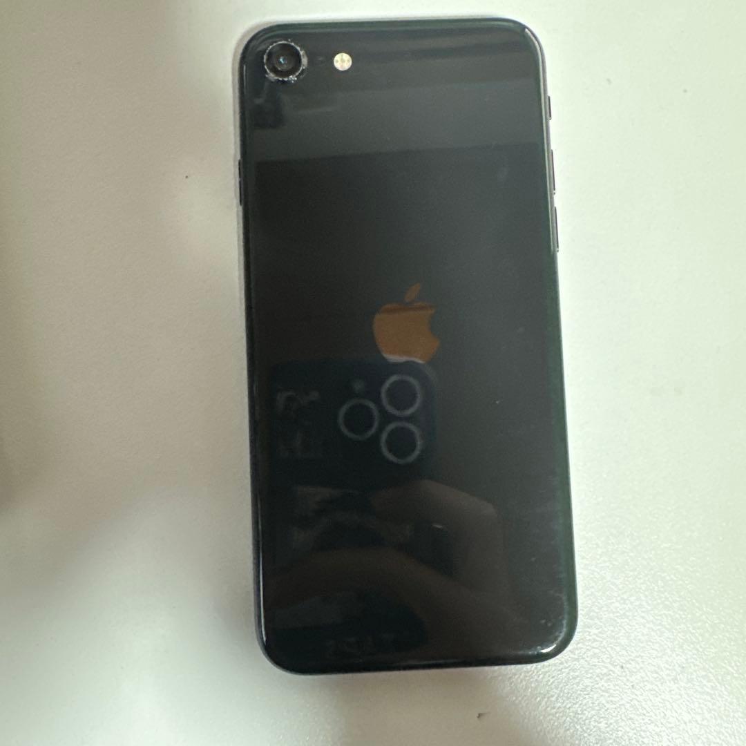 Apple iPhone SE2 第２世代 64GB ケース付き