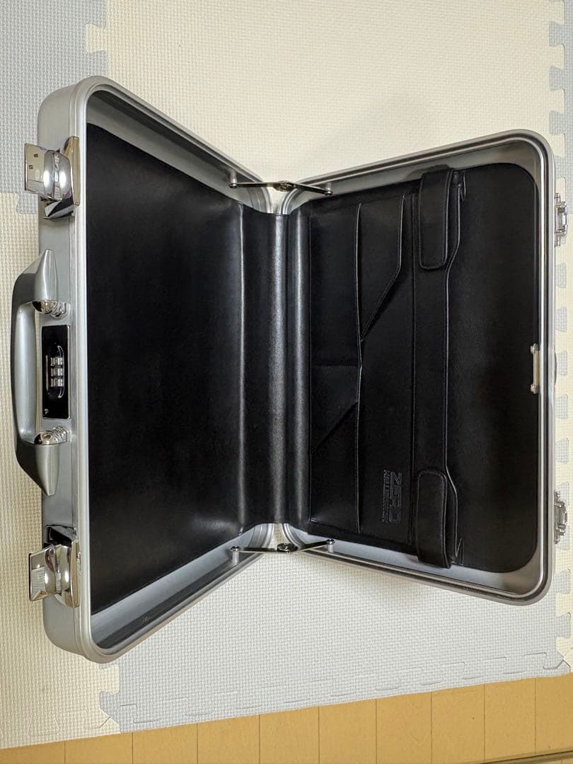 超美品ZEROHALLIBURTON ゼロハリバートン CEM-SI