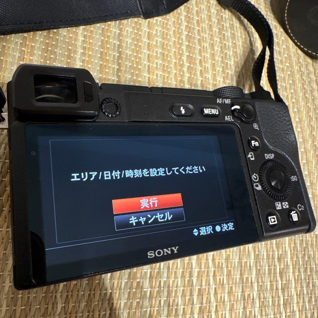 SONY α6400 デジタル一眼レフ ダブルズームレンズキット　純正ケース付
