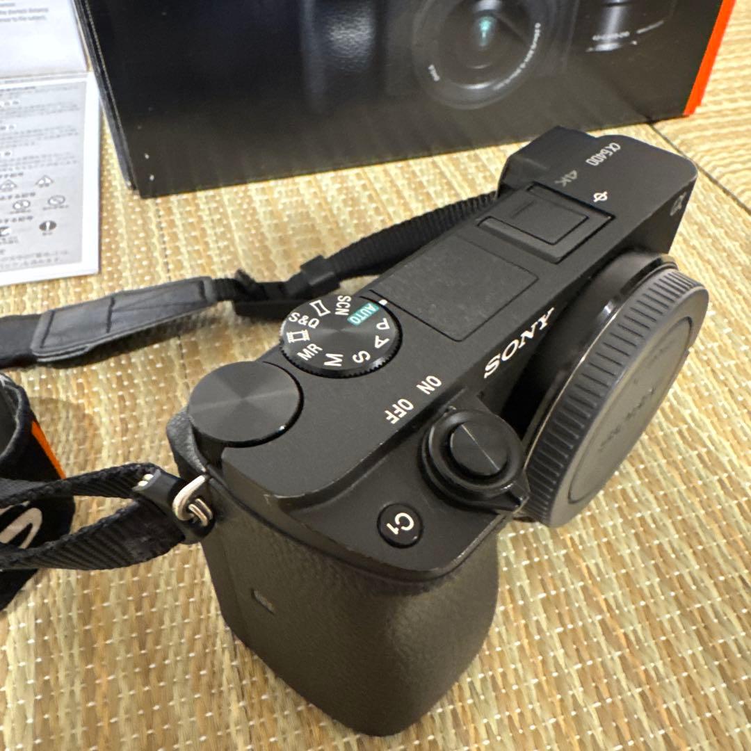 SONY α6400 デジタル一眼レフ ダブルズームレンズキット　純正ケース付
