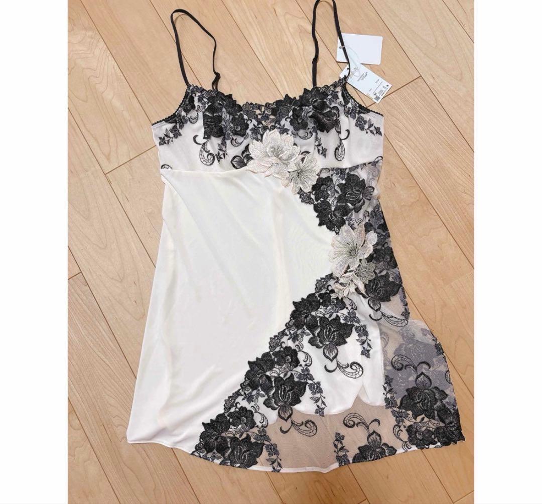 サルート♡今季新作完売 キャミソール *新品未使用