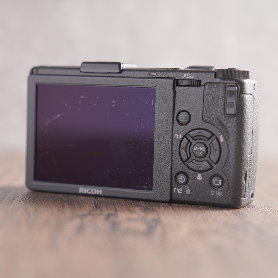 ✨ショット数4回でほぼ新品✨RICOH GR DIGITAL III　10333