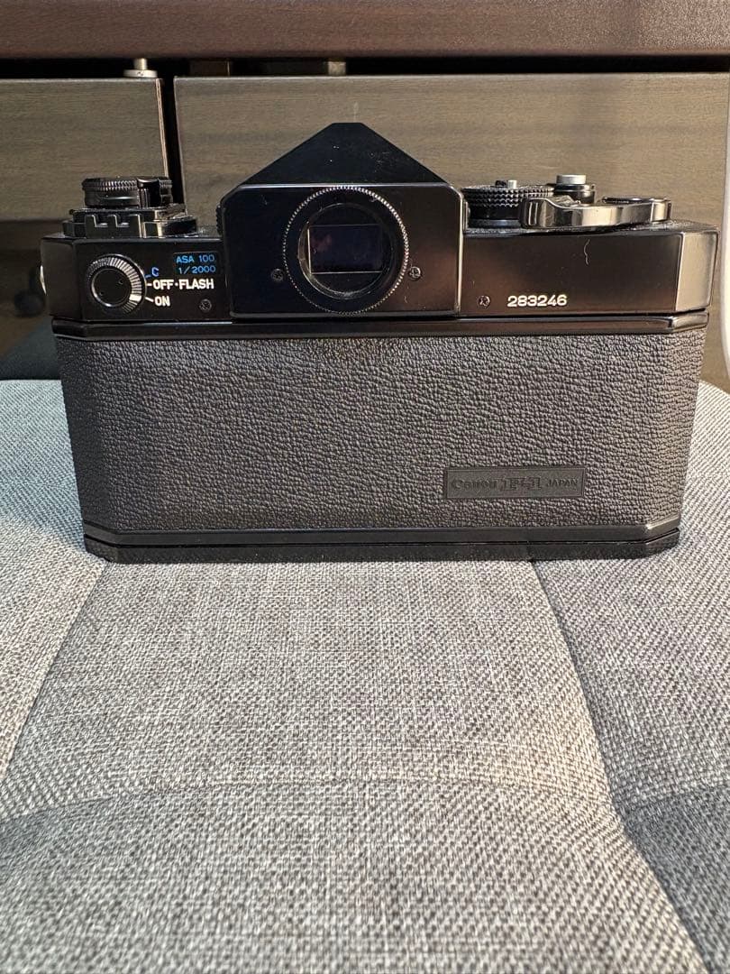CANON F-1 ブラック フィルムカメラ FD 50mmレンズ付き