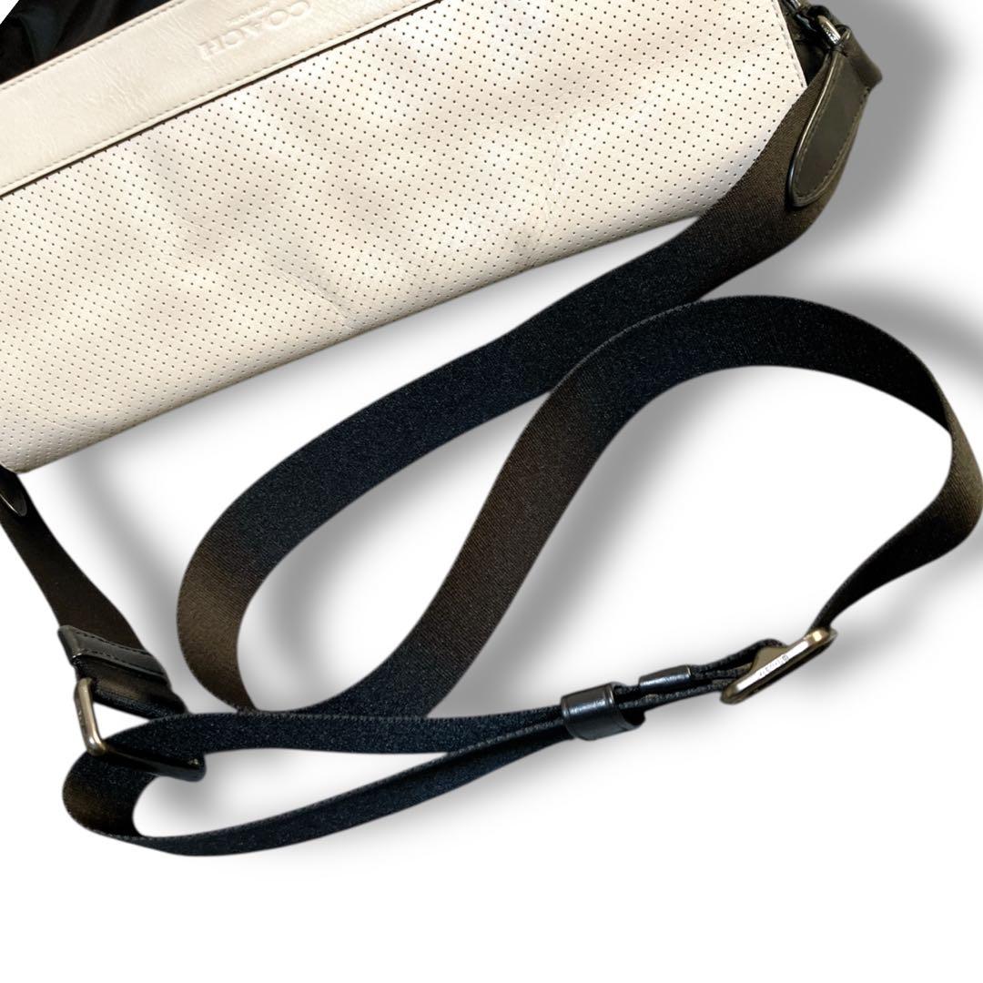 コーチ 斜め掛け可 パンチングフラップ メッセンジャーバッグ ブラック ベージュ