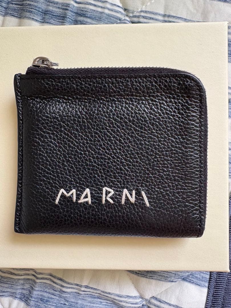 k*9様 MARNI ブラックレザー 財布