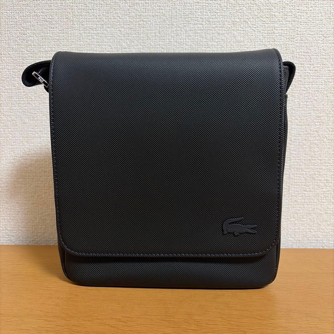 【美品】ラコステ　ショルダーバッグ　ブラック
