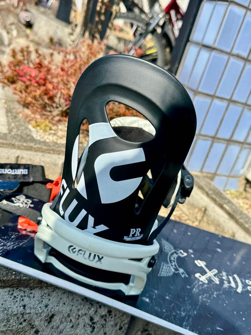 FLUX PR スノーボードバインディング ホワイト/ブラック