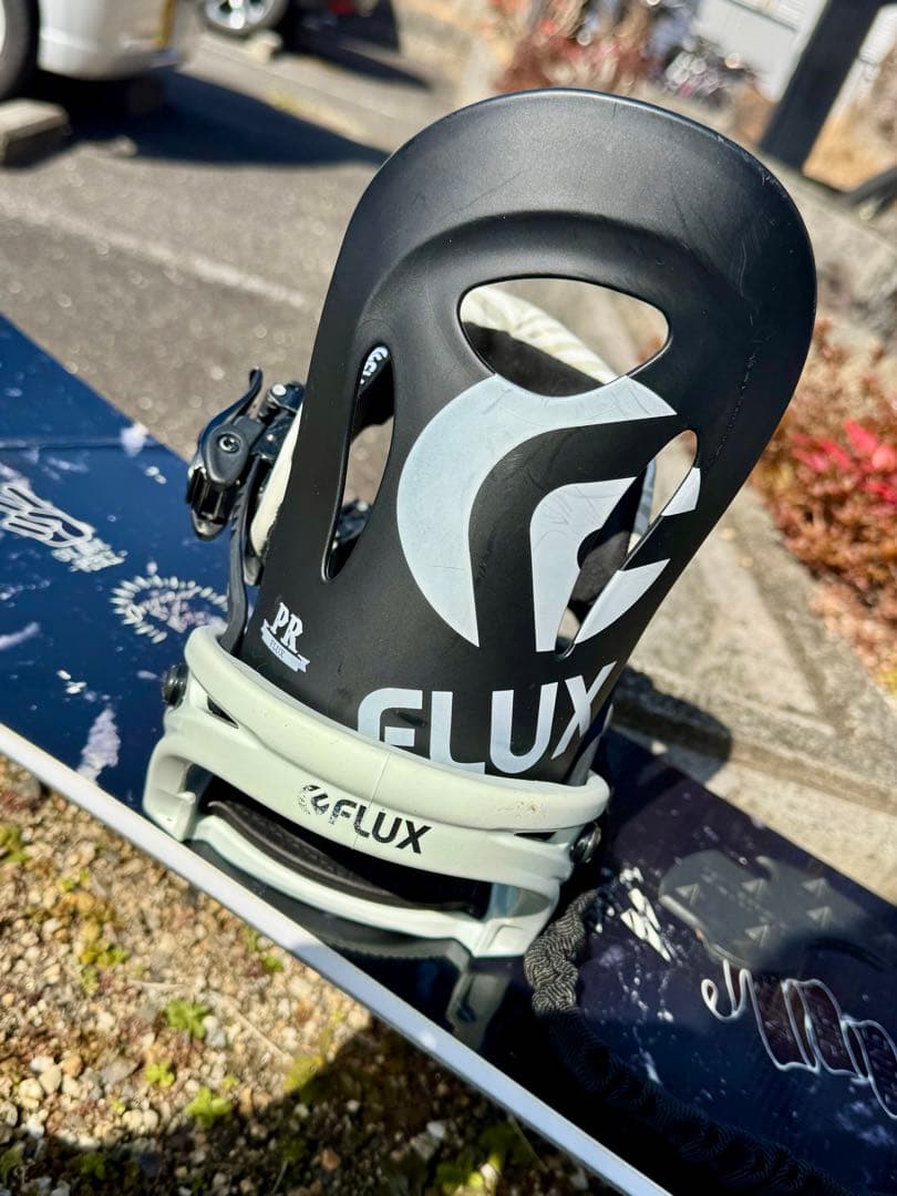 FLUX PR スノーボードバインディング ホワイト/ブラック