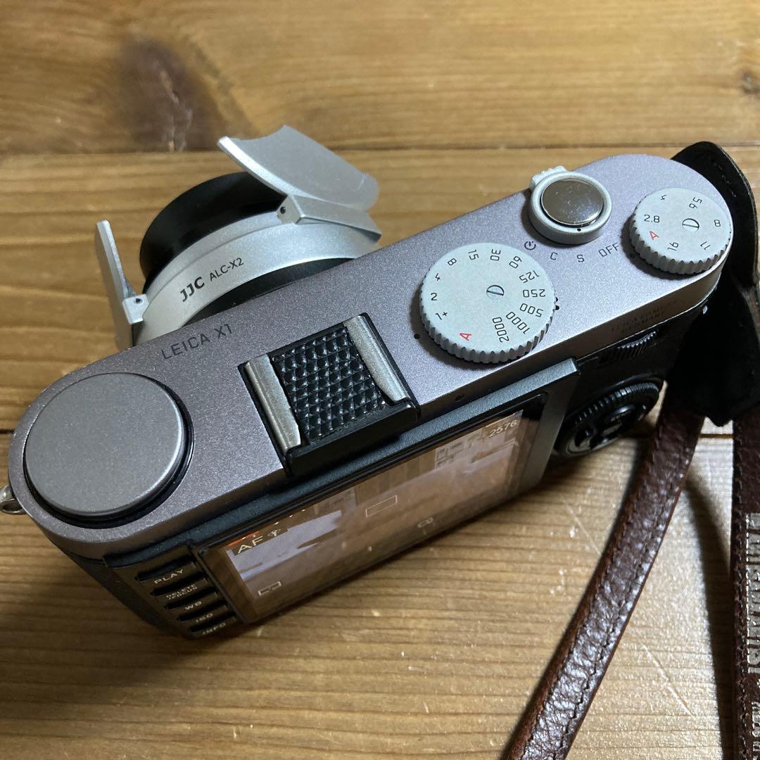 nosonoso。Leica X1 ライカ　ウッドグリップ付き。